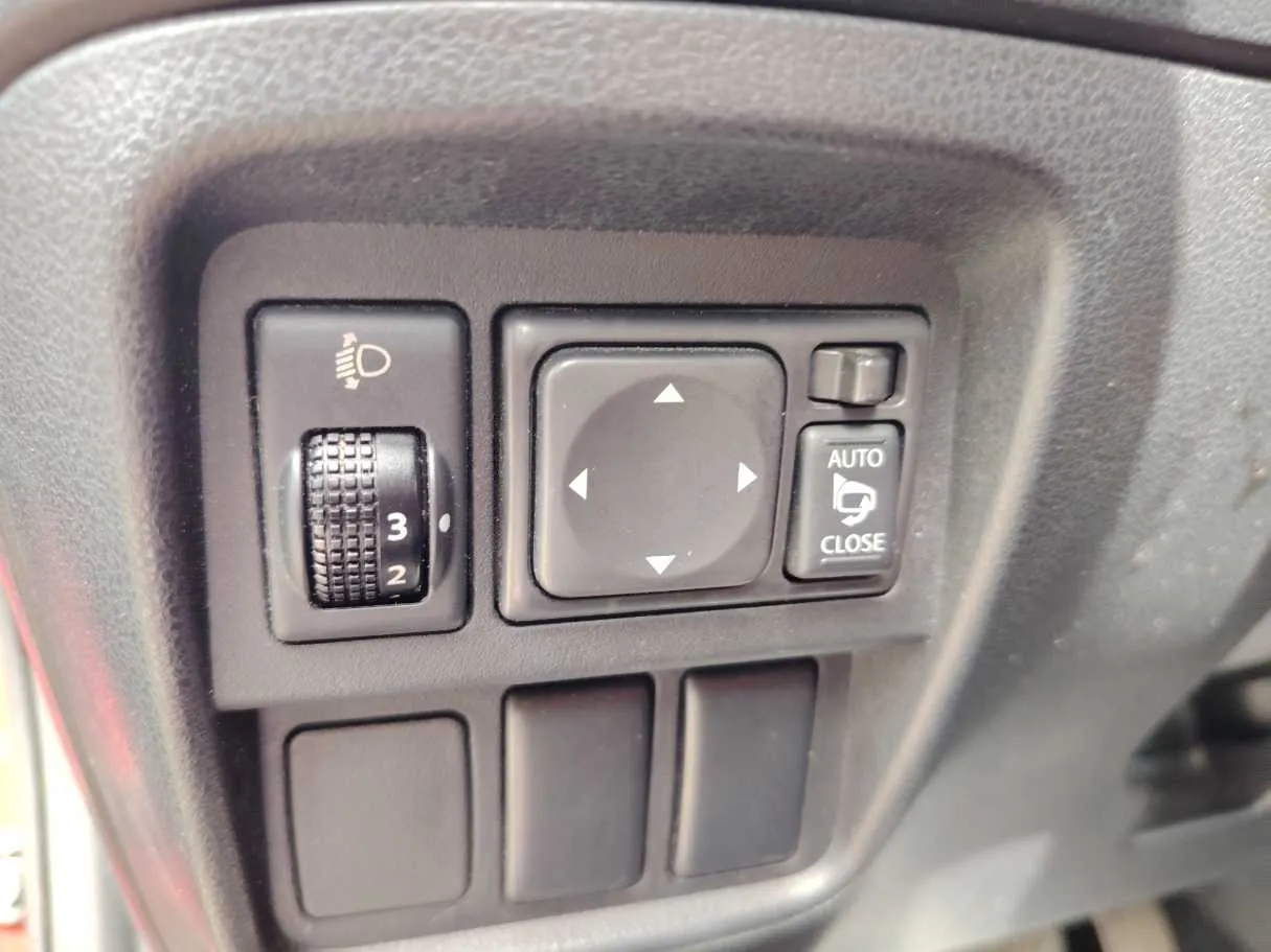 Car image 27