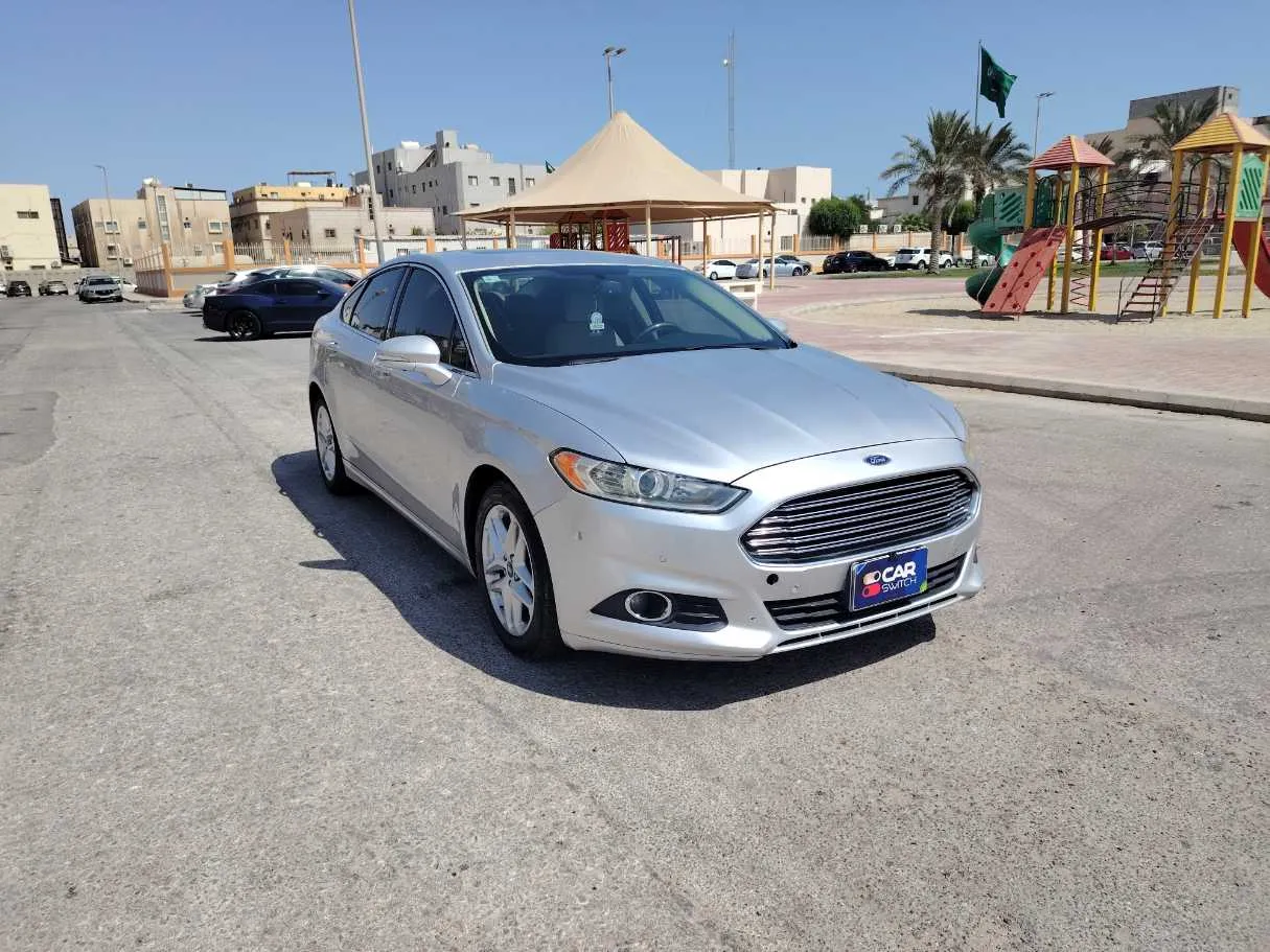 Car image 3