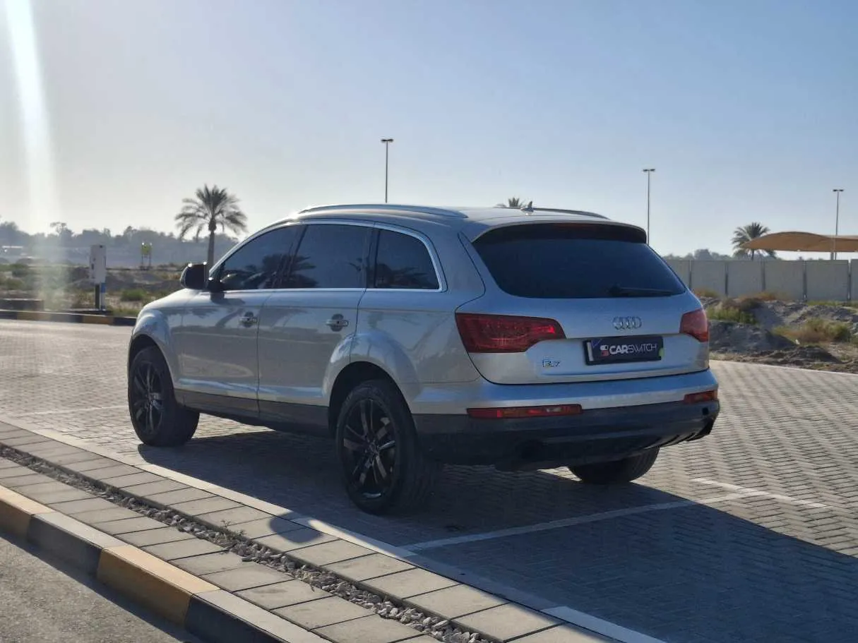 Car image 7