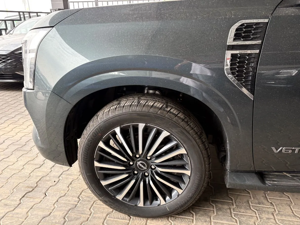 Car image 6