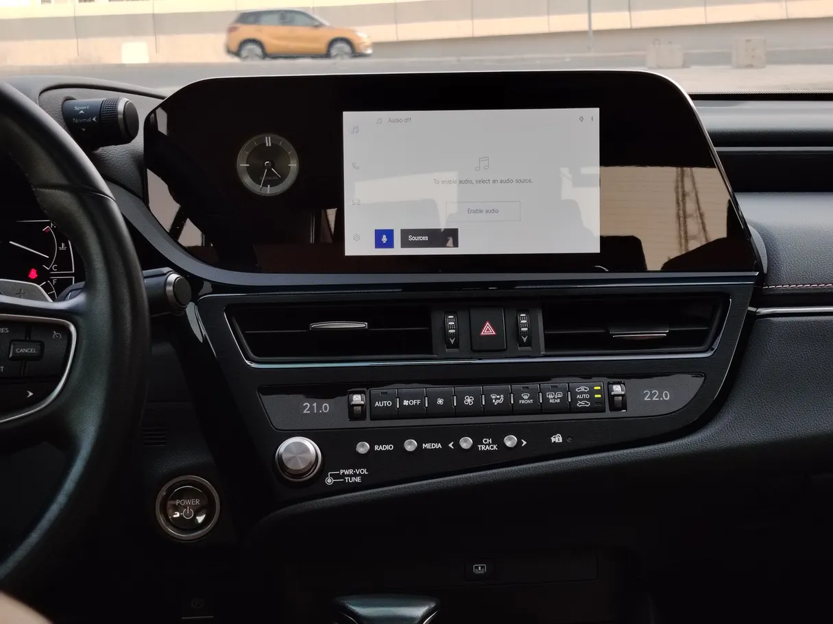 Car image 23