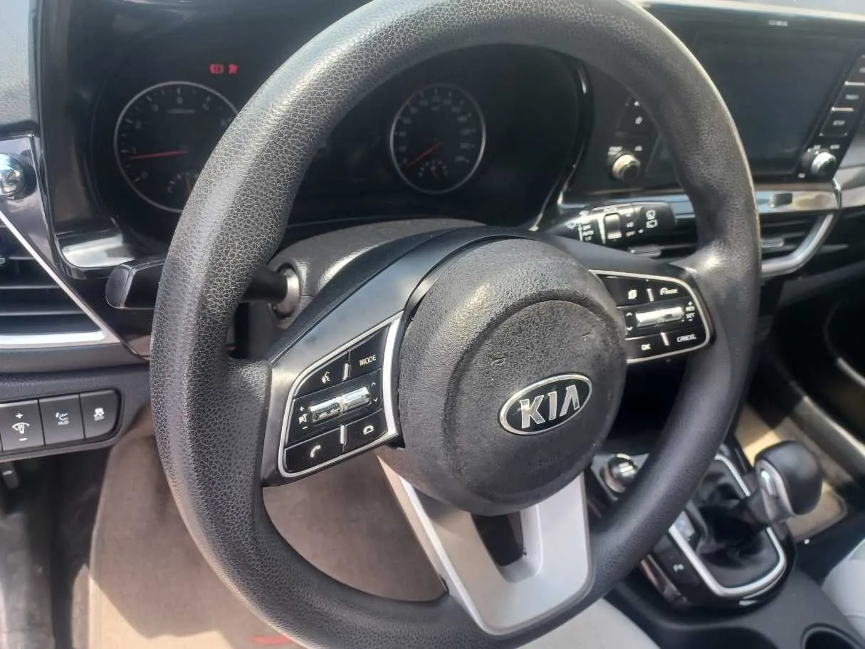 Car image 20