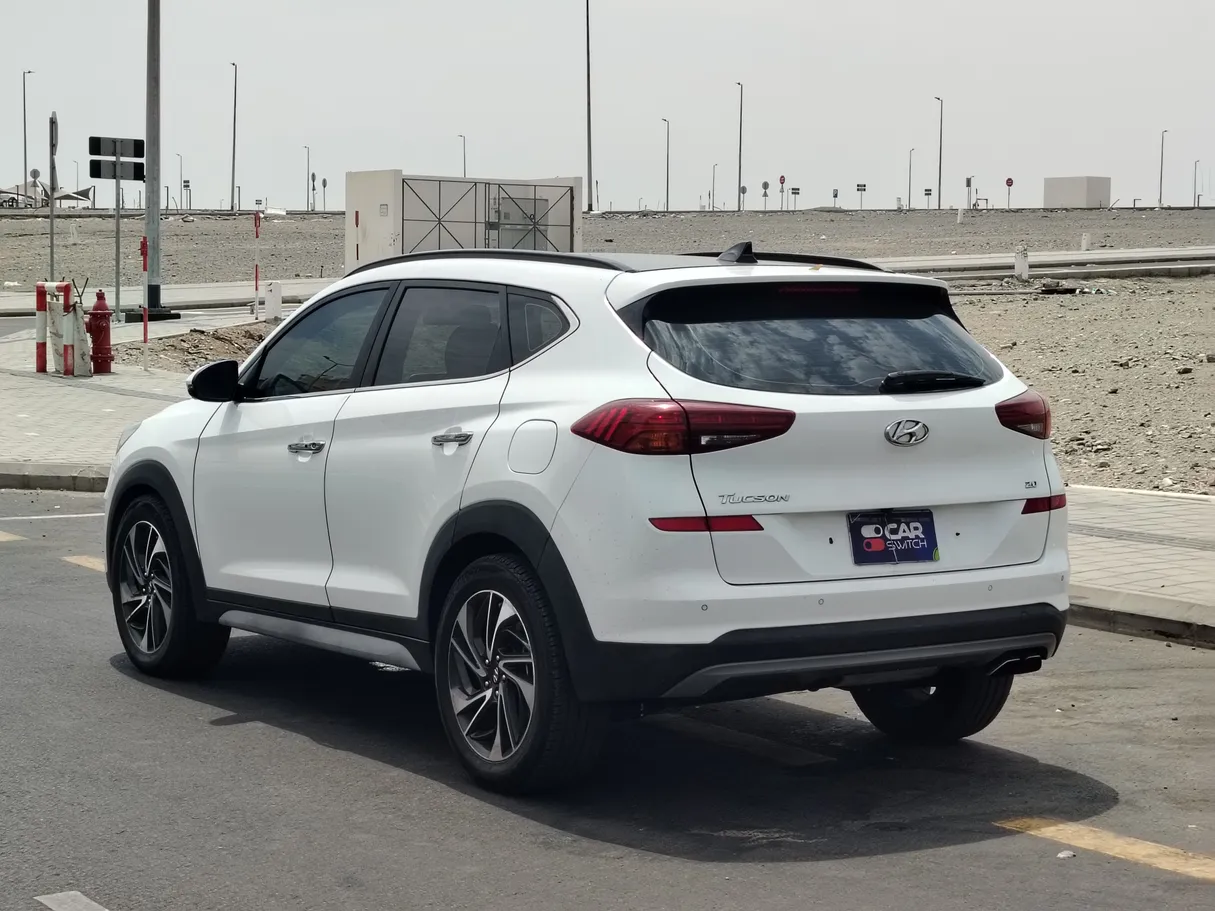Car image 7