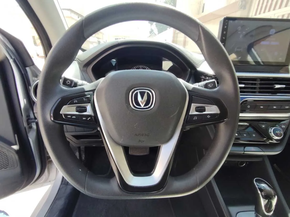 Car image 22