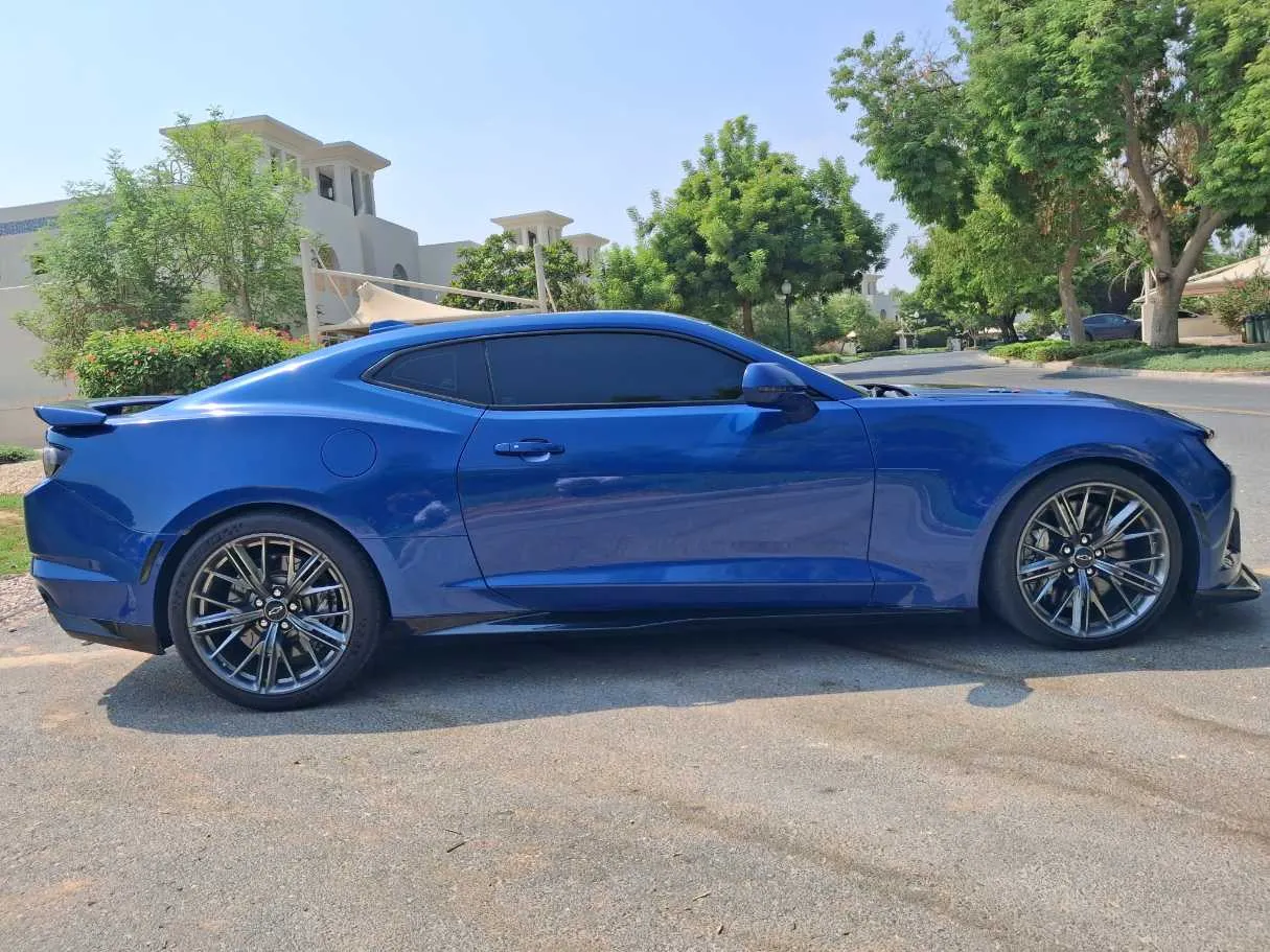 Car image 8