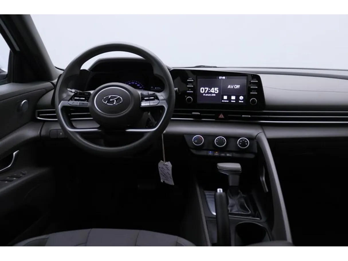 Car image 15