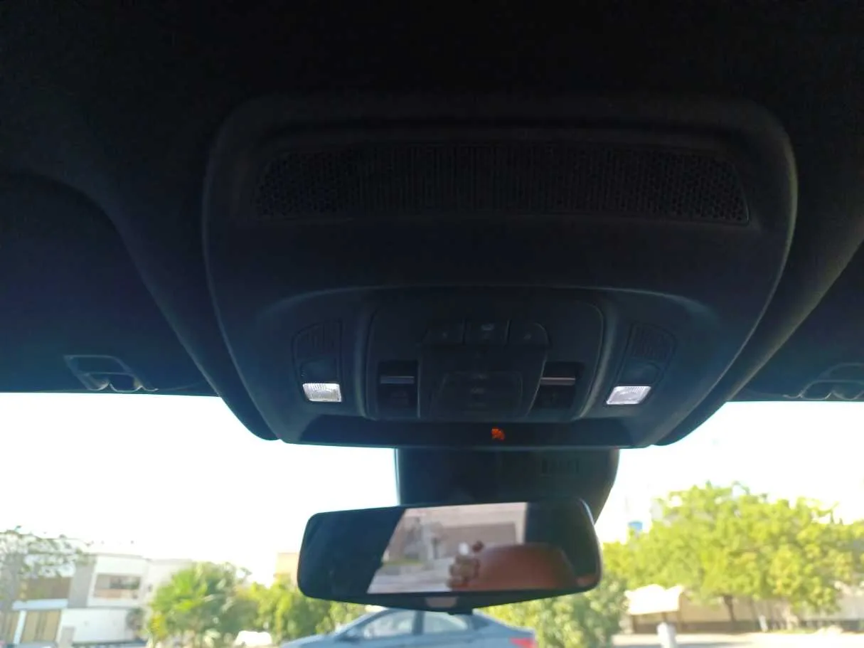 Car image 24