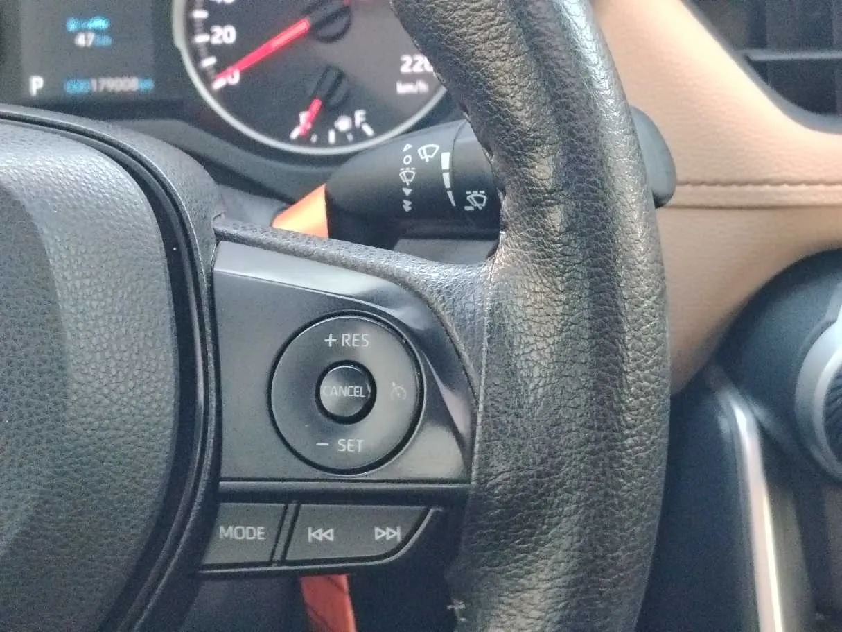 Car image 28