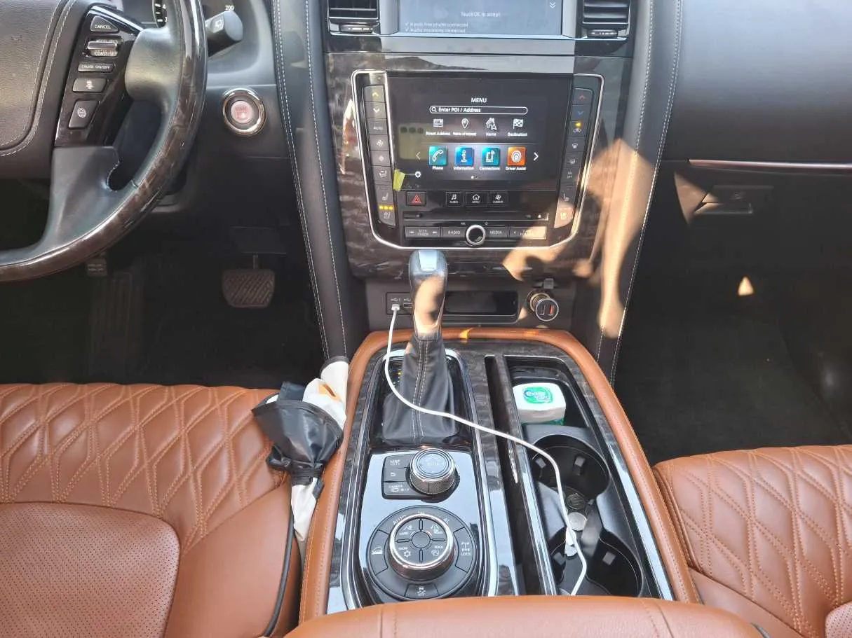 Car image 15