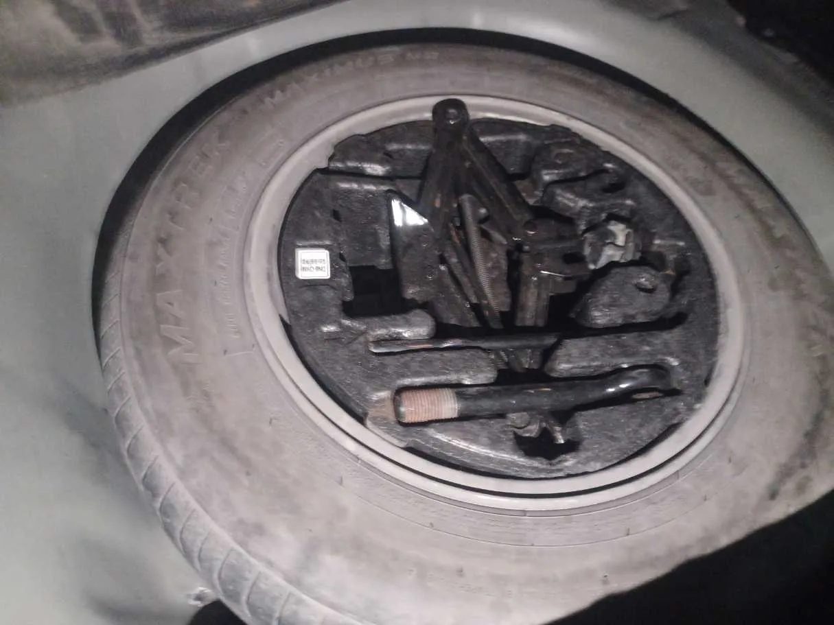Car image 20