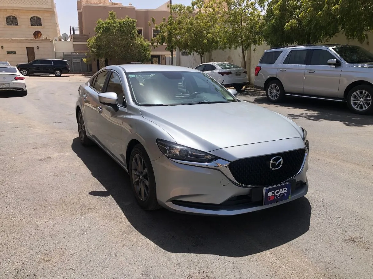 Car image 3