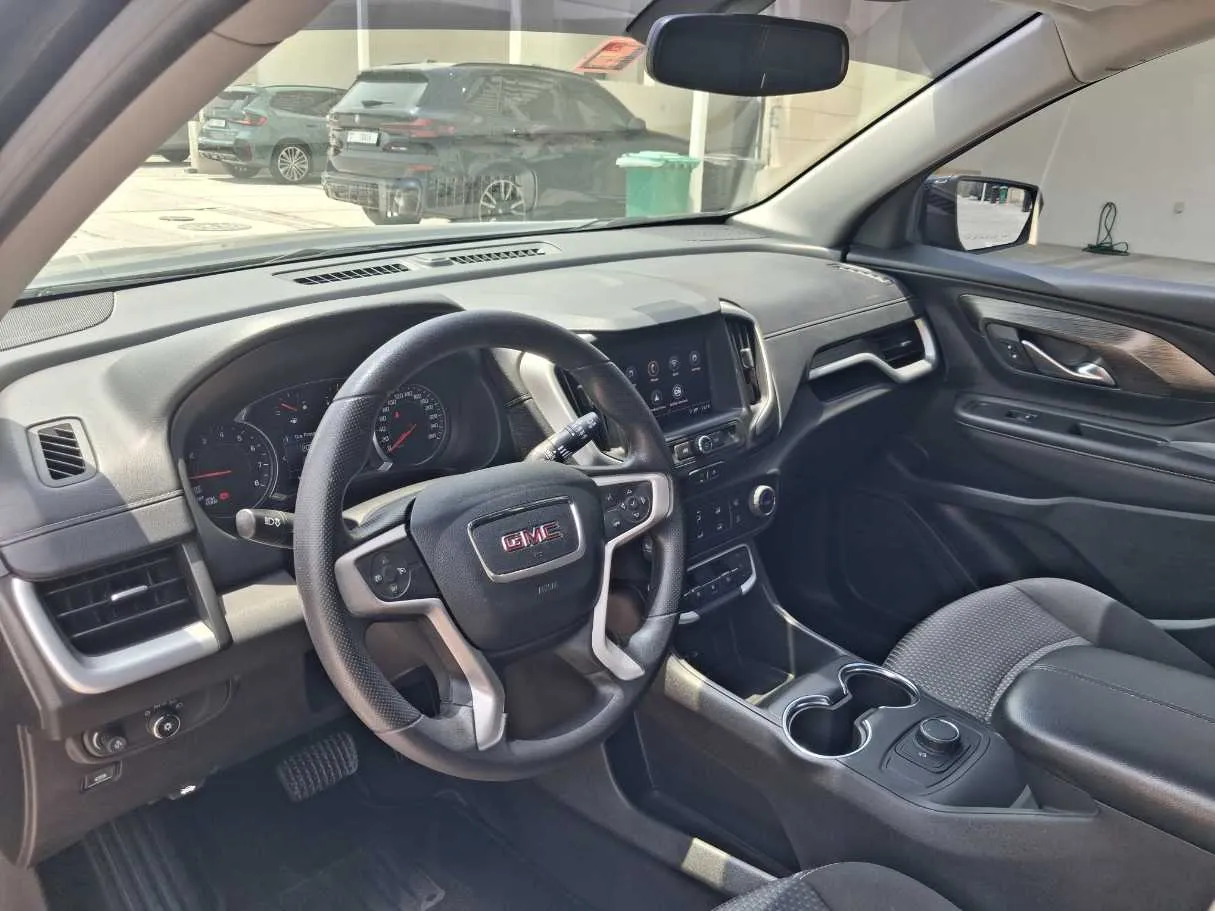 Car image 11