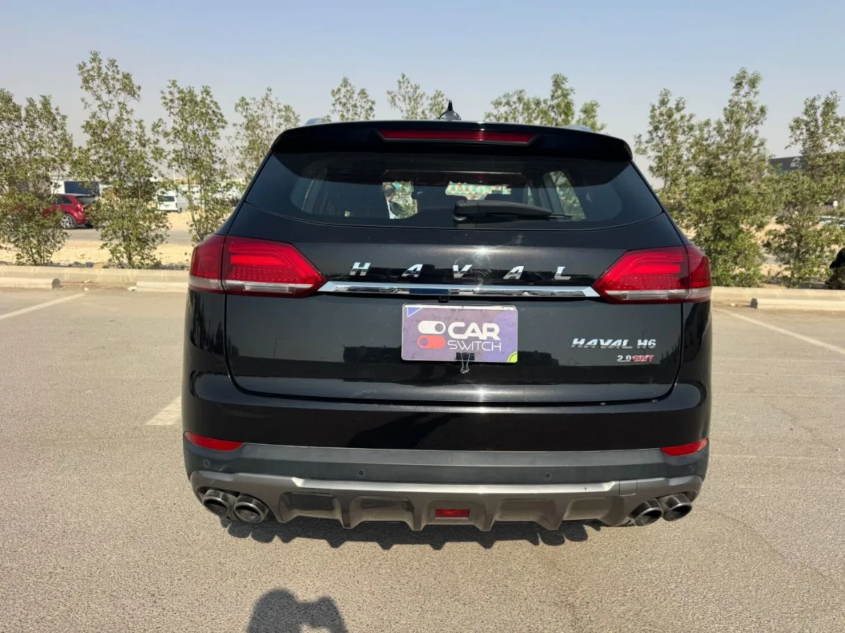 Car image 6