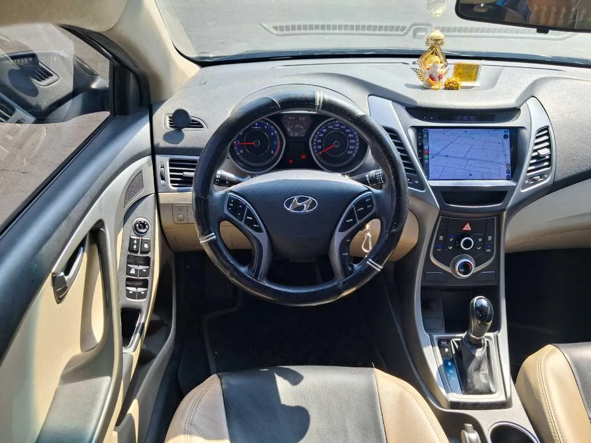 Car image 15