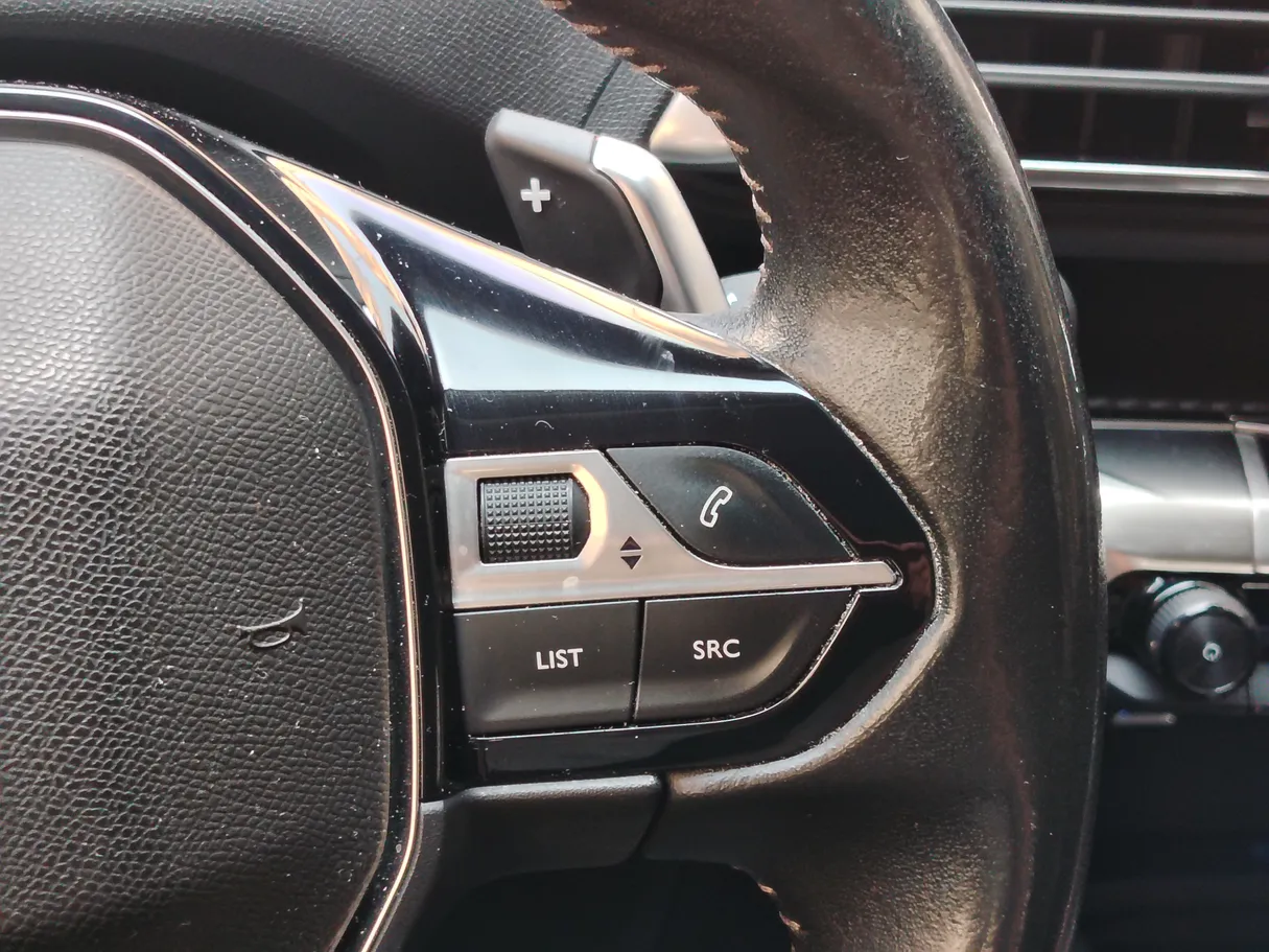 Car image 29