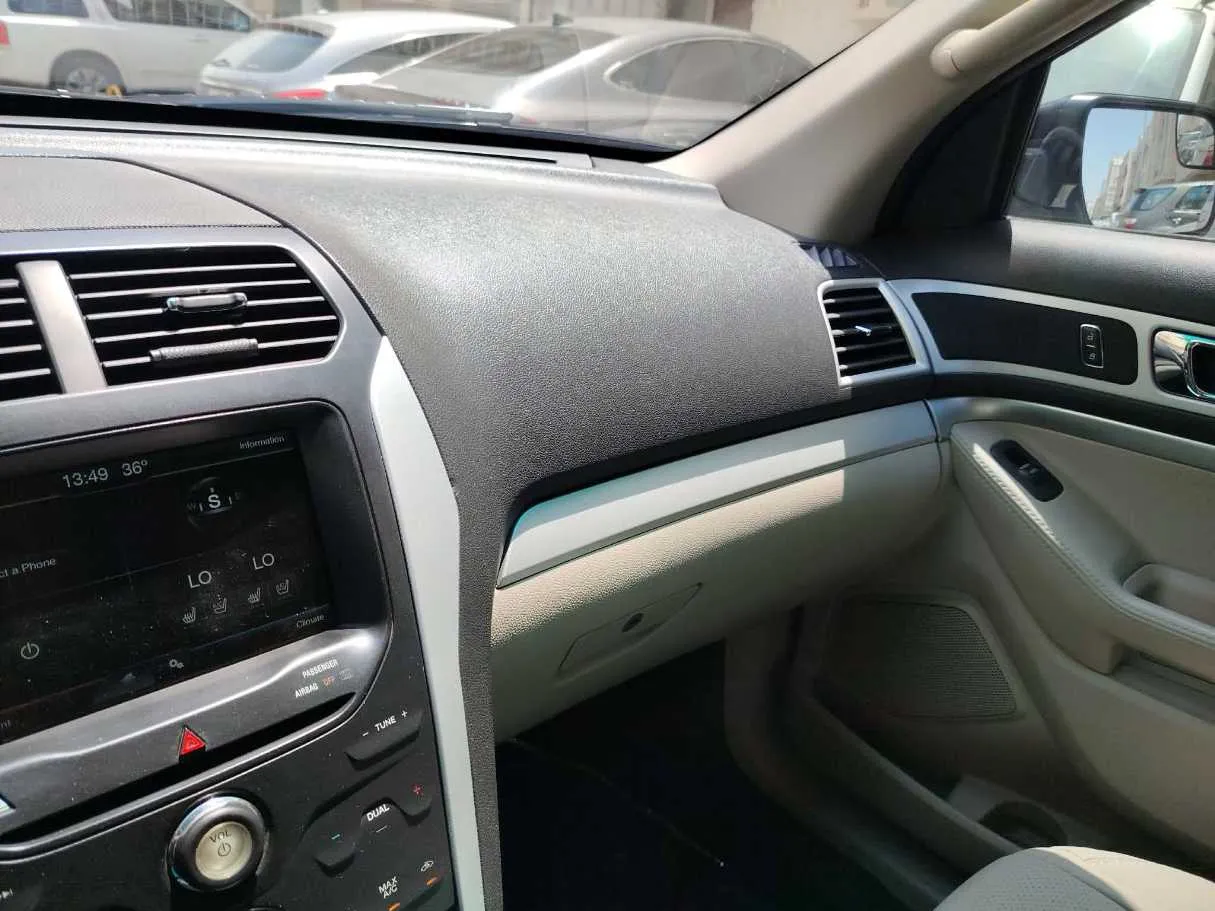 Car image 33