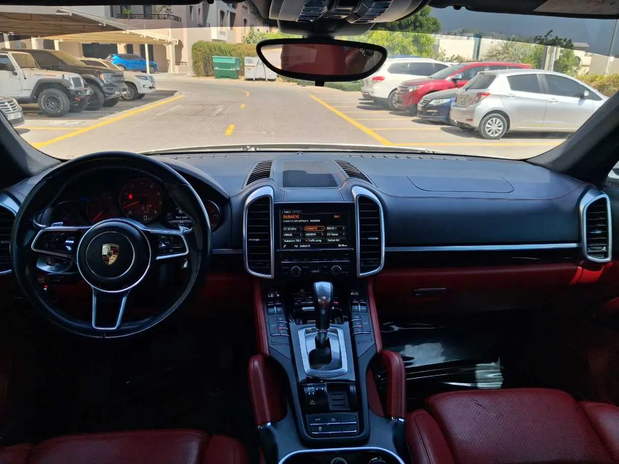 Car image 17