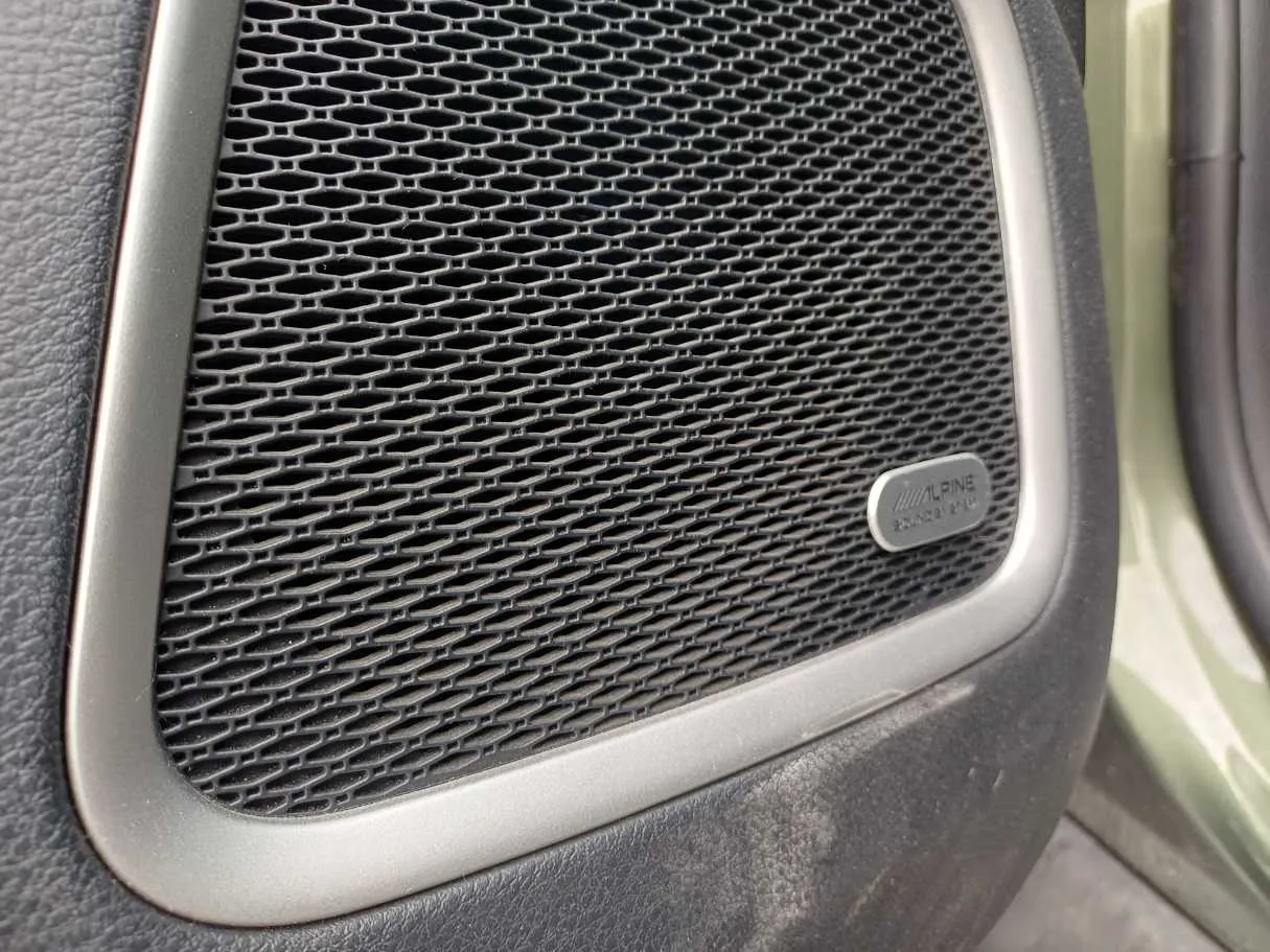 Car image 22