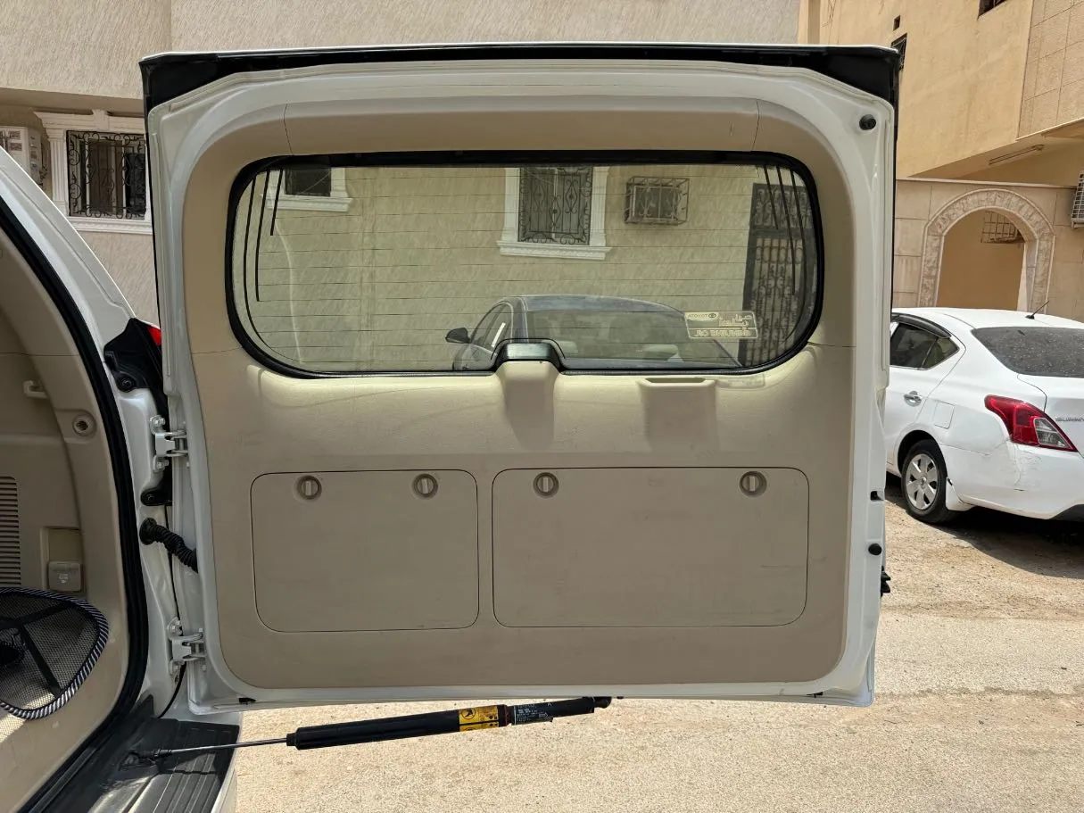 Car image 21