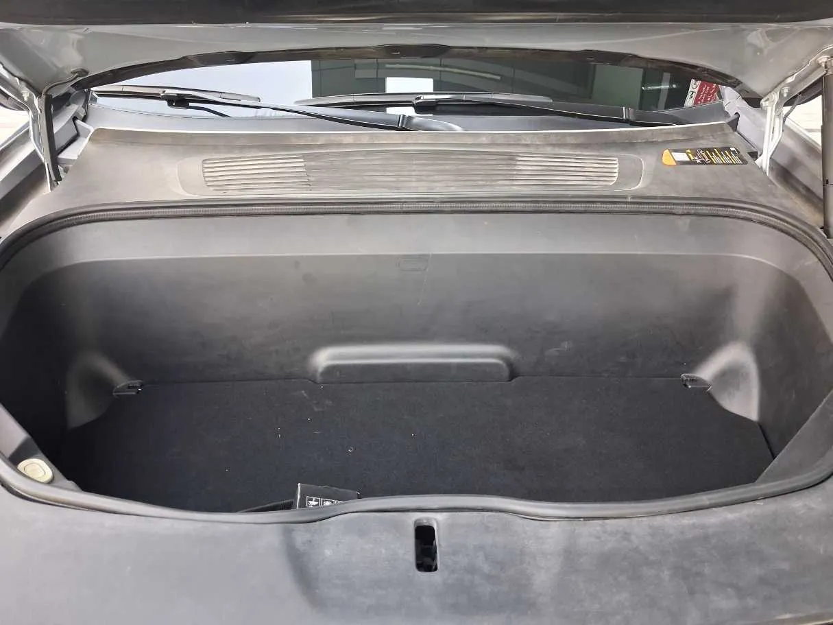 Car image 21