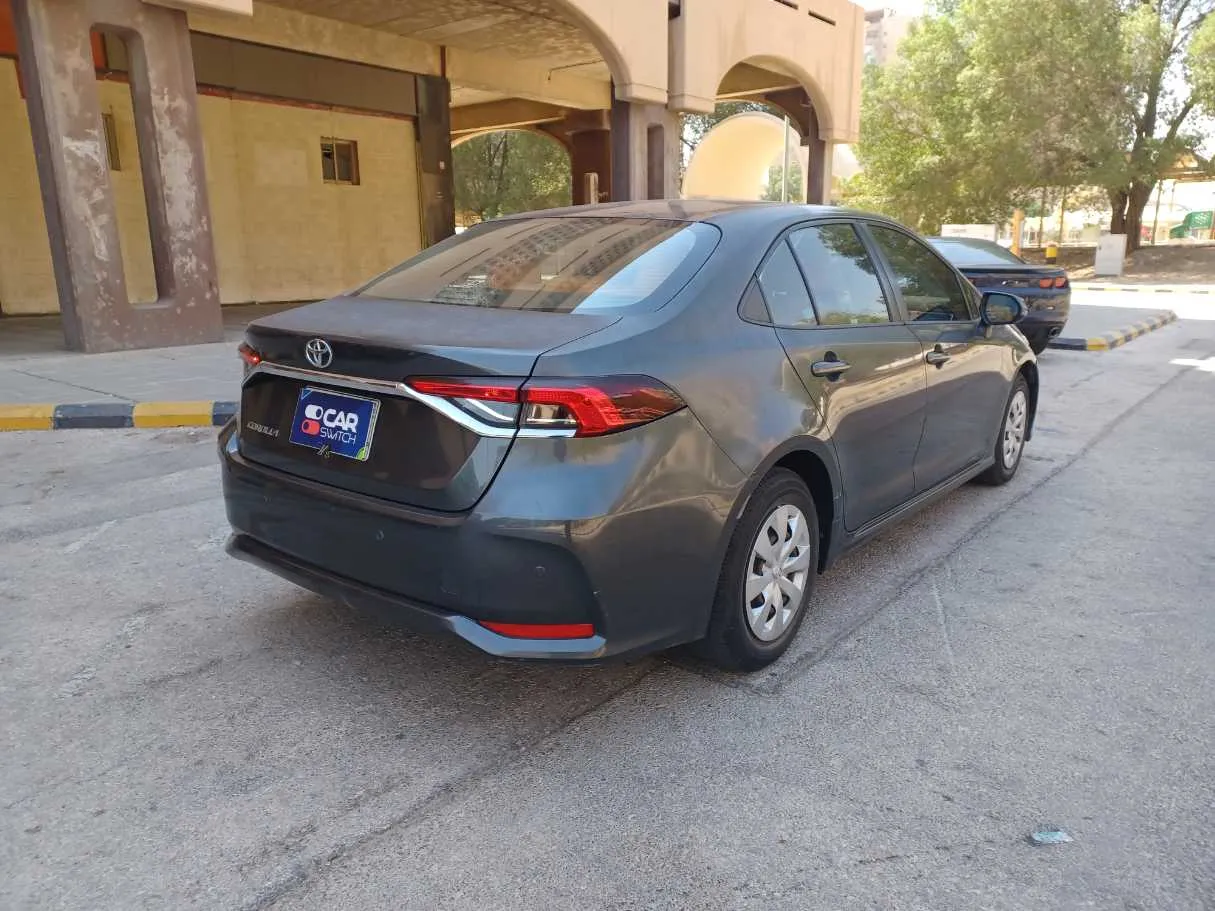 Car image 5