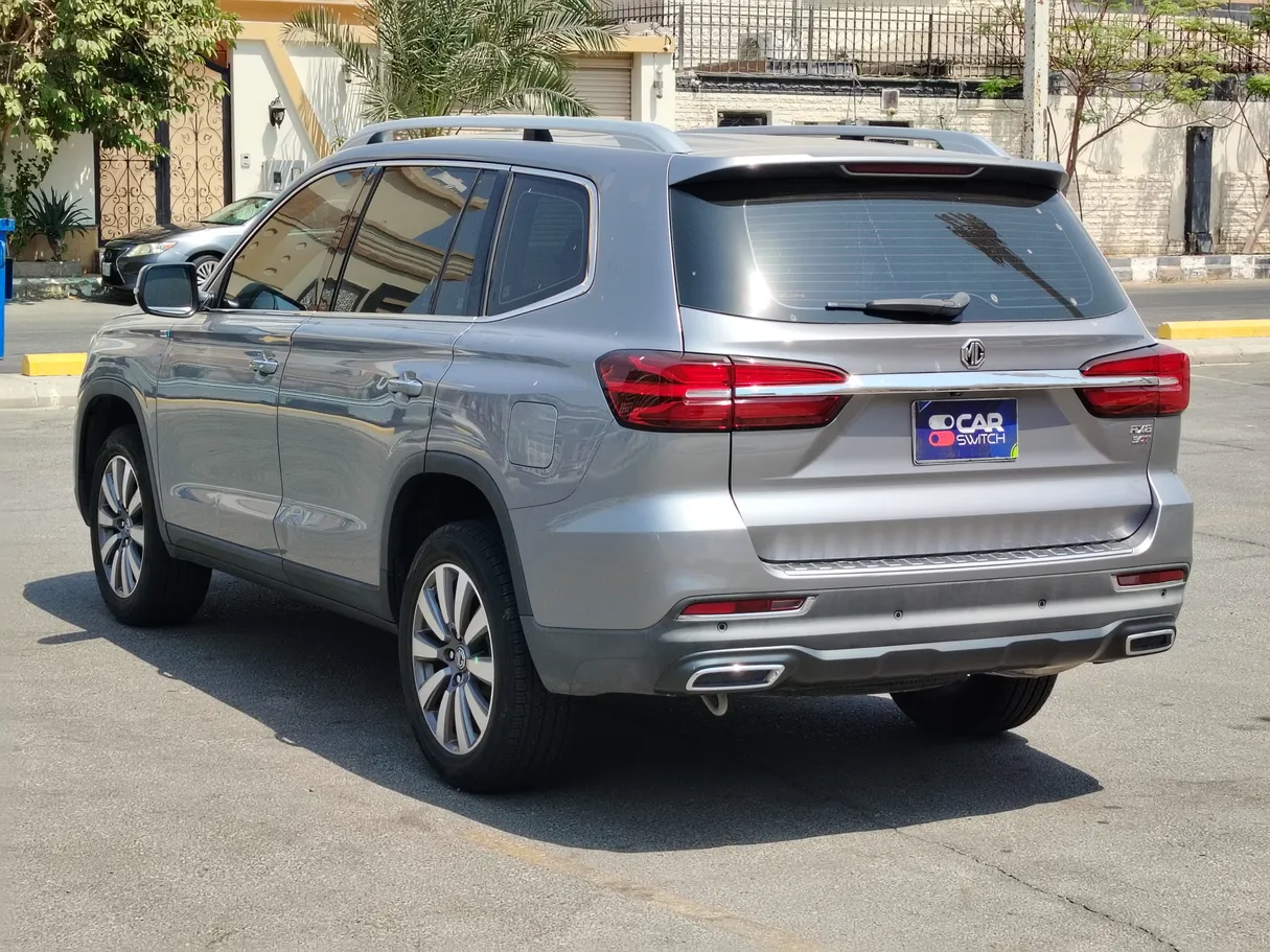 Car image 7