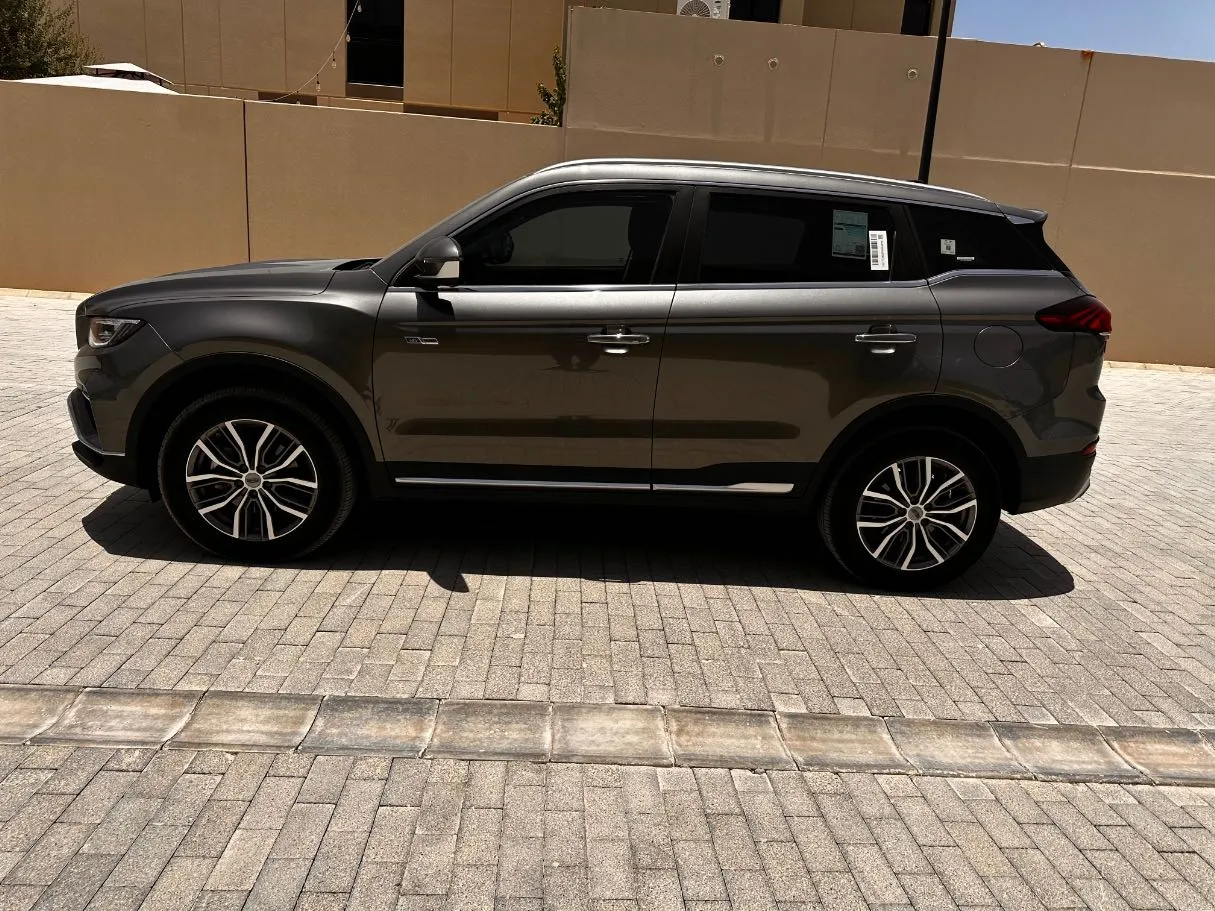 Car image 8