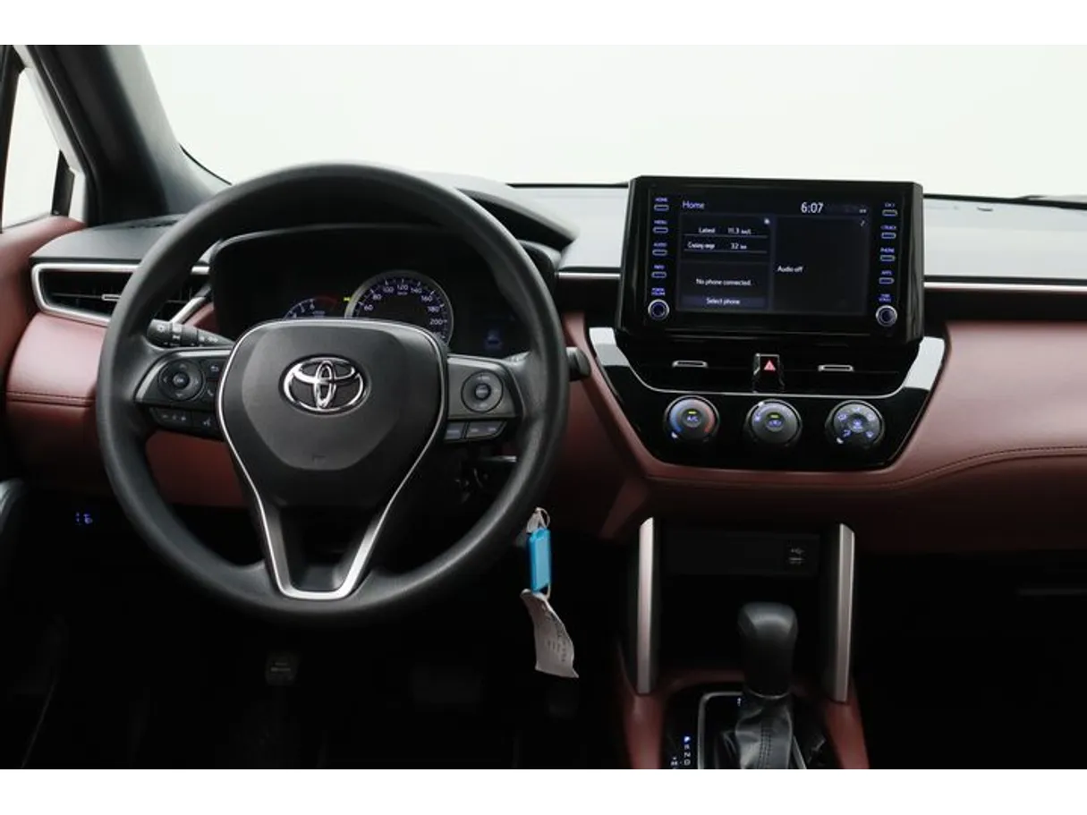 Car image 15