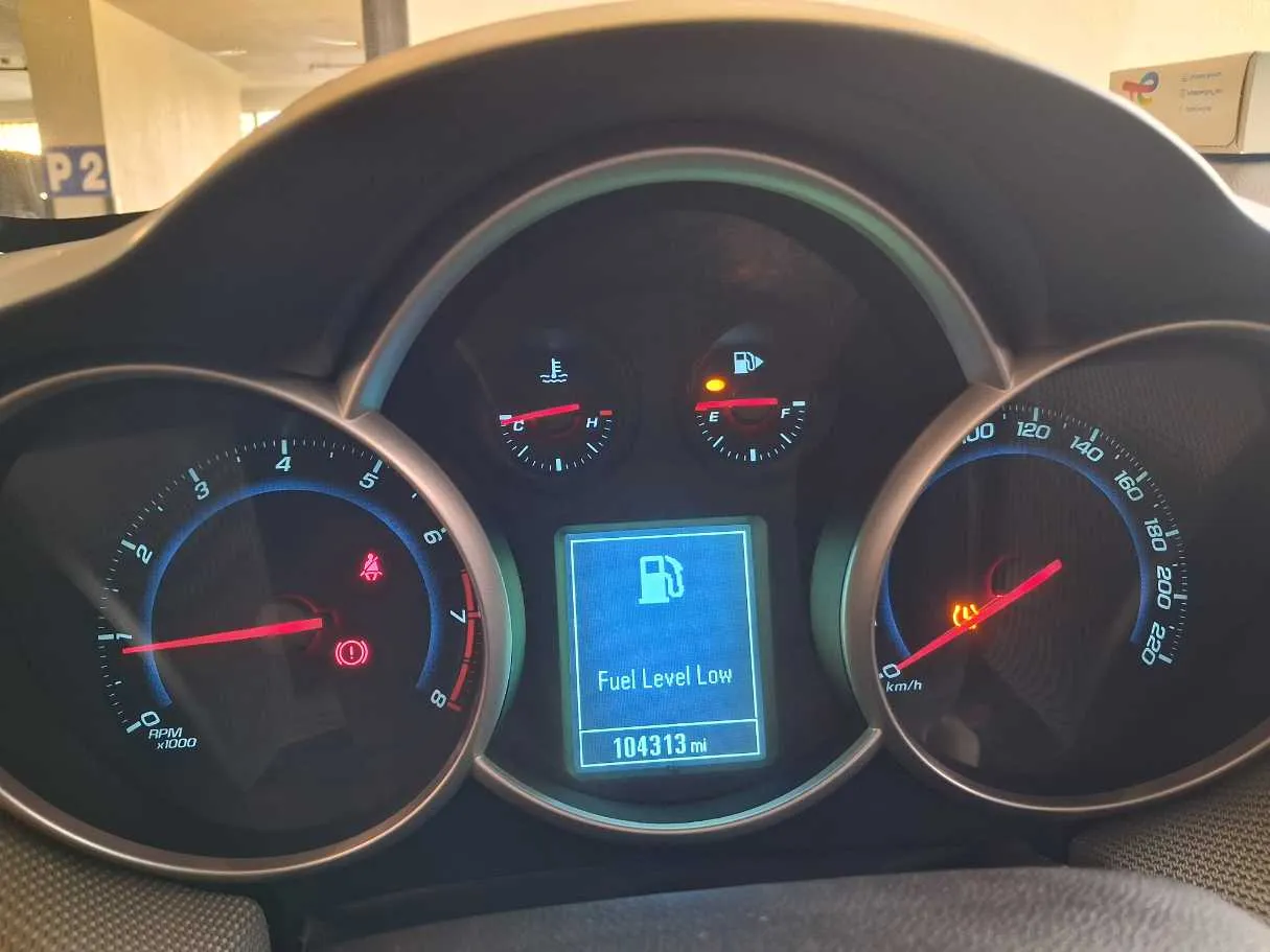 Car image 9