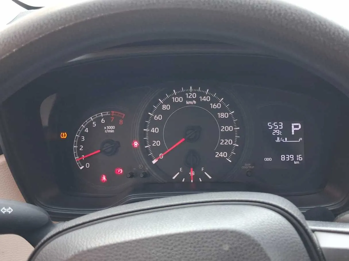 Car image 18