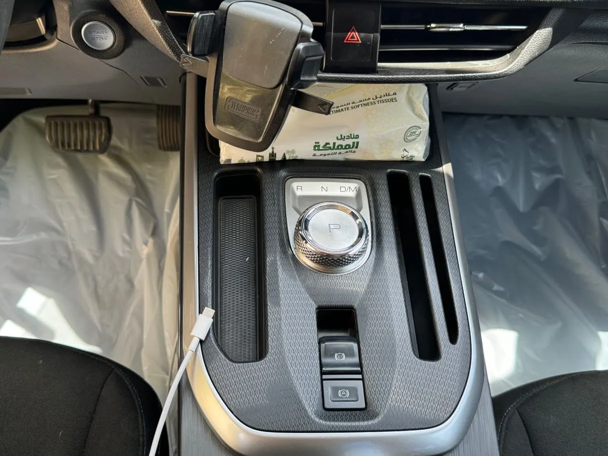 Car image 17