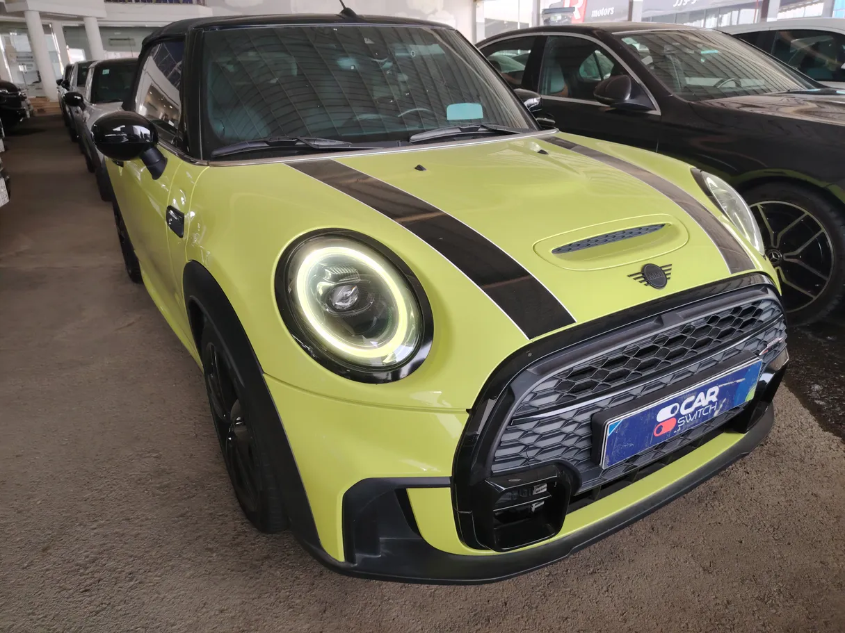Car image 3