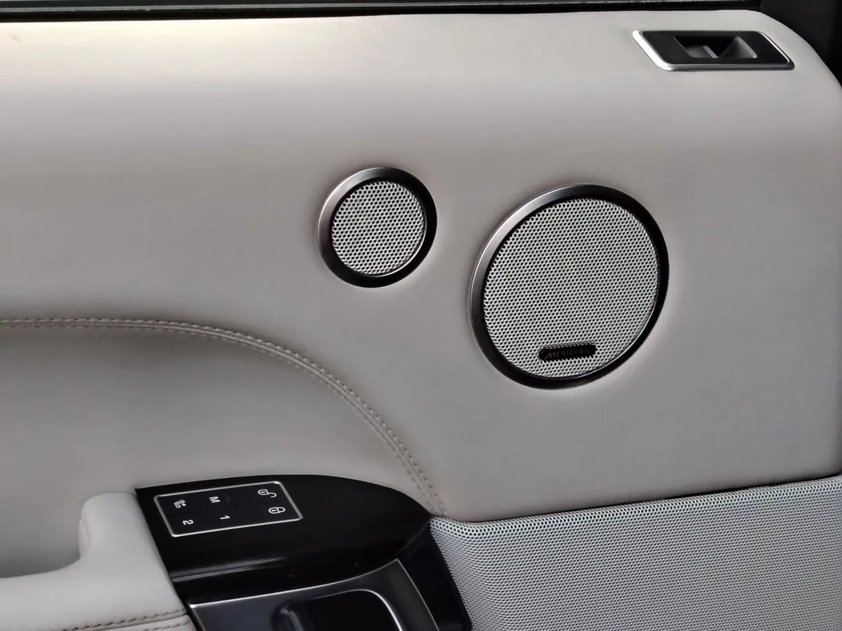Car image 38
