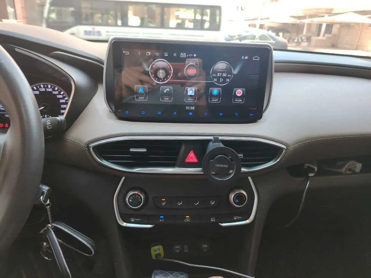 Car image 30