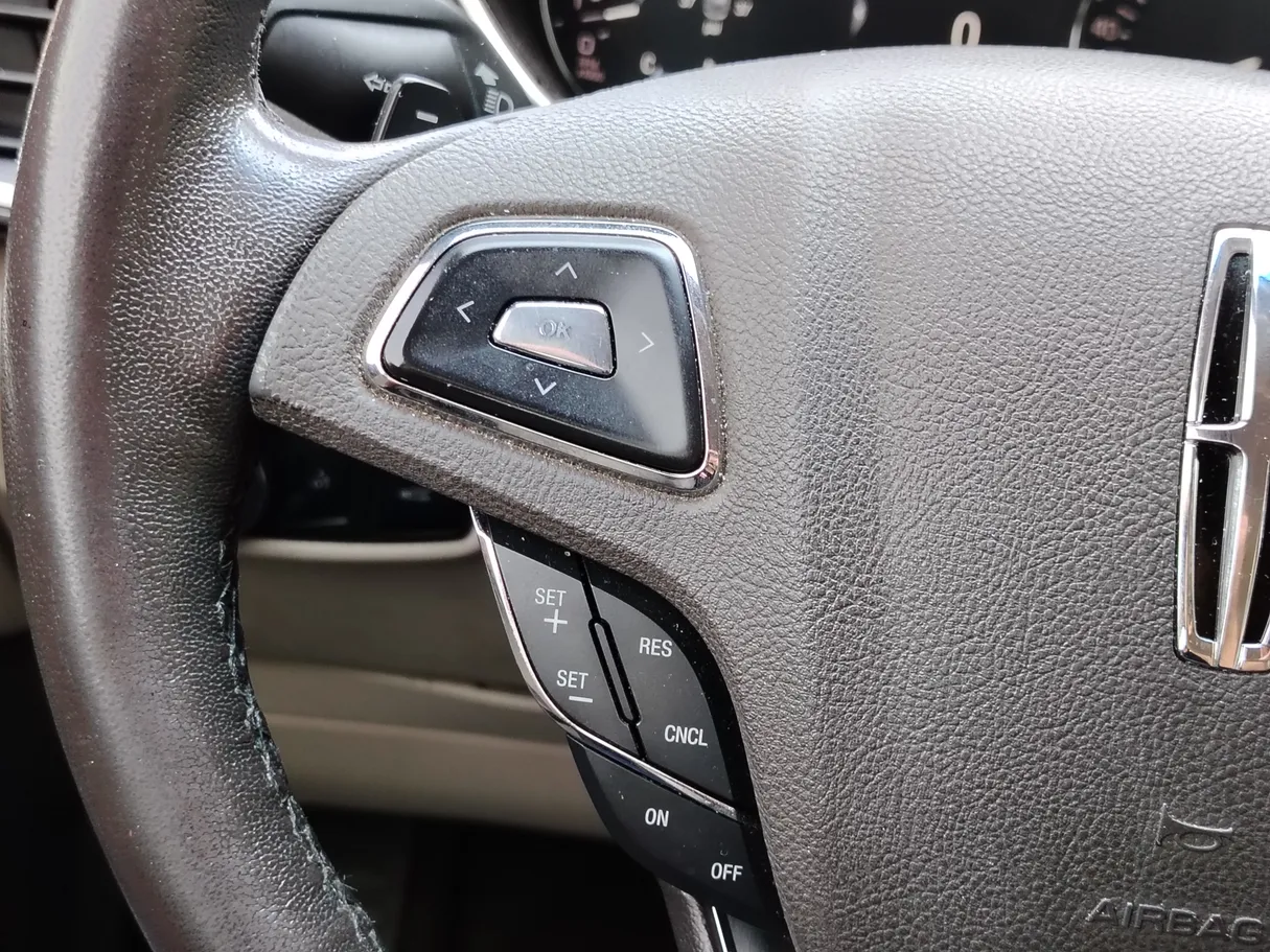 Car image 28