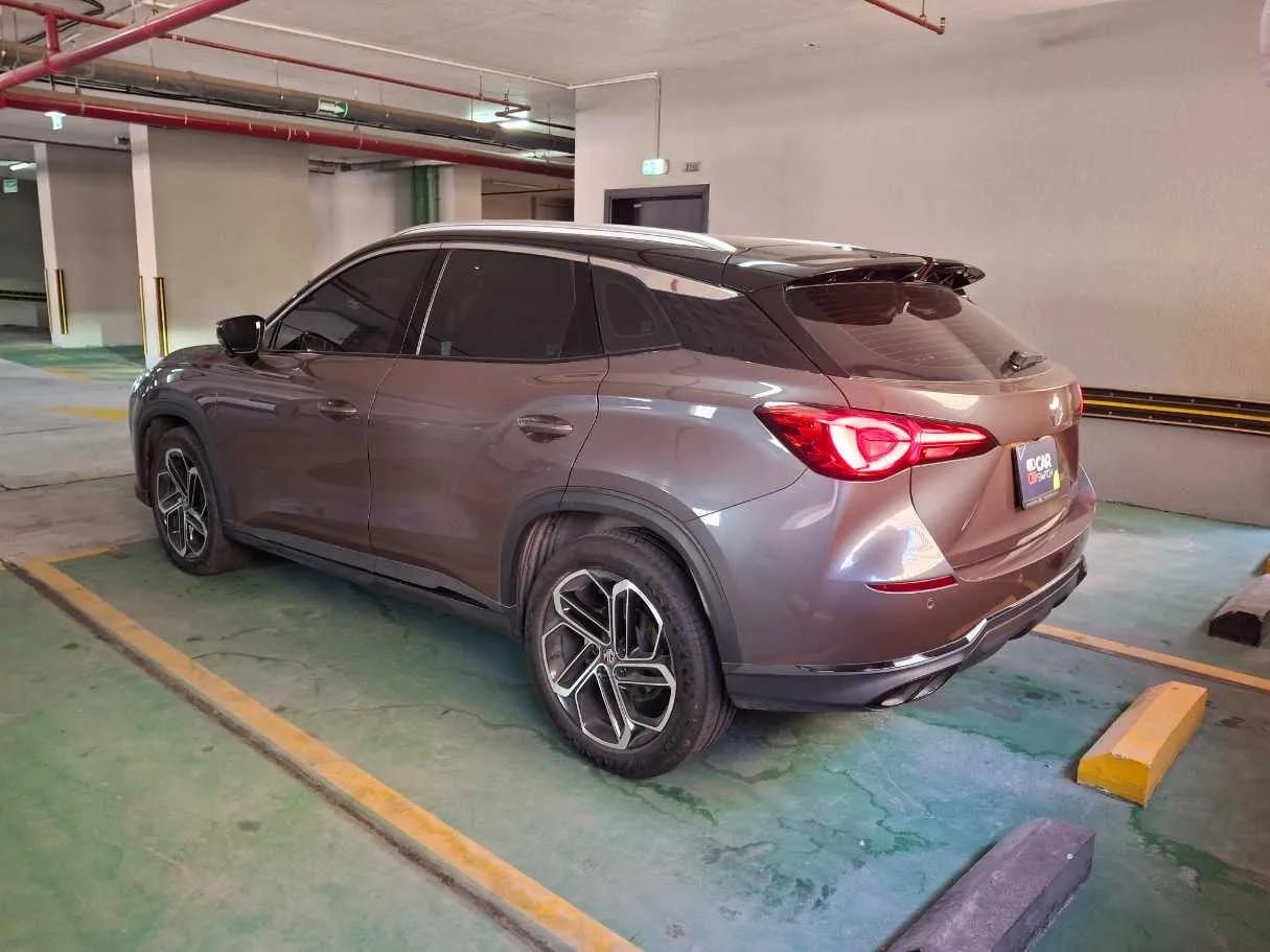Car image 7