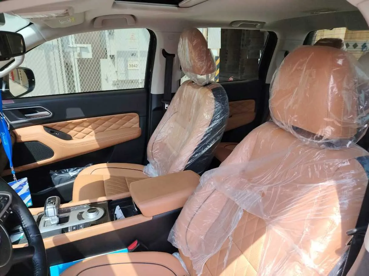 Car image 15