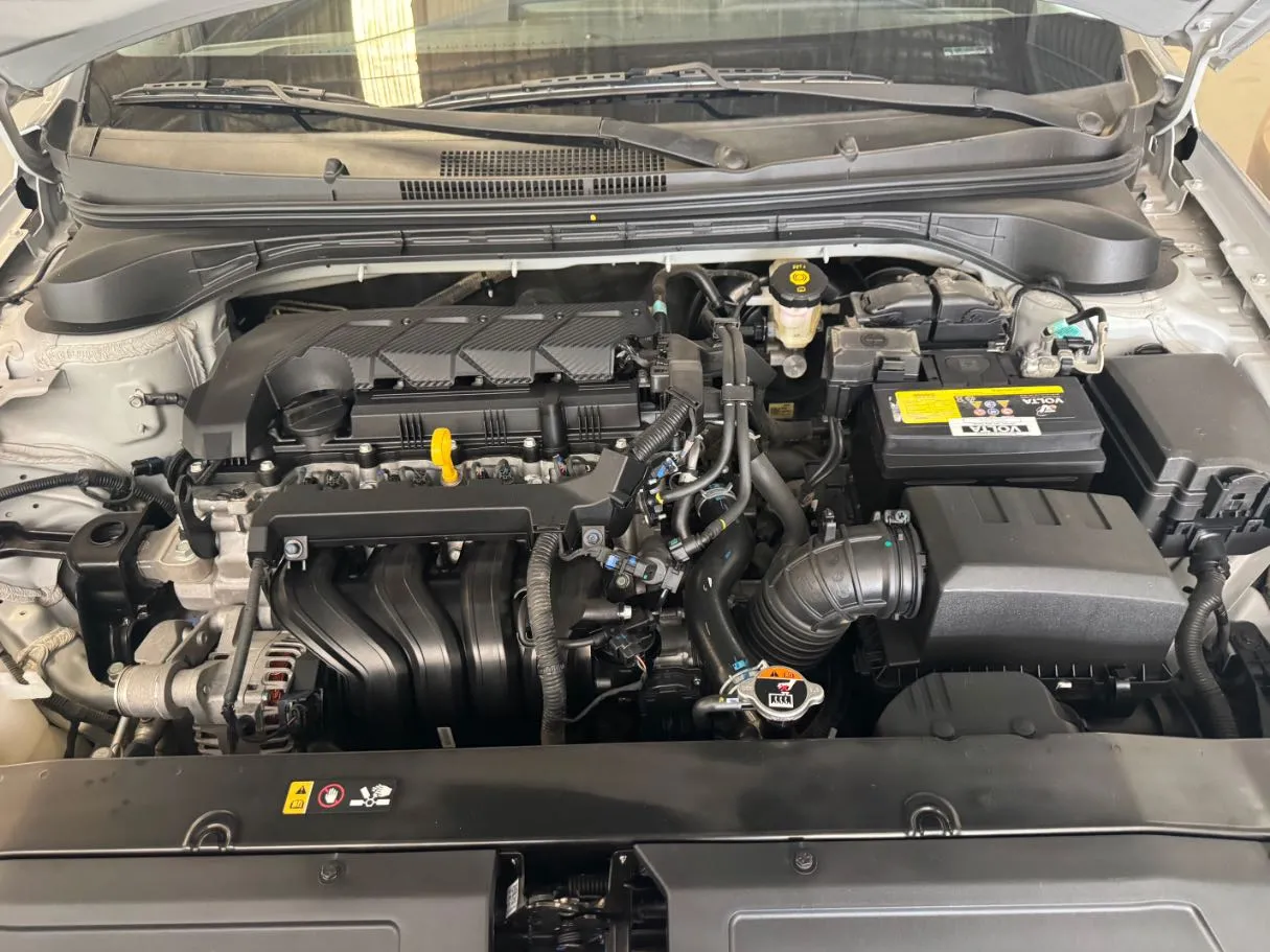 Car image 18
