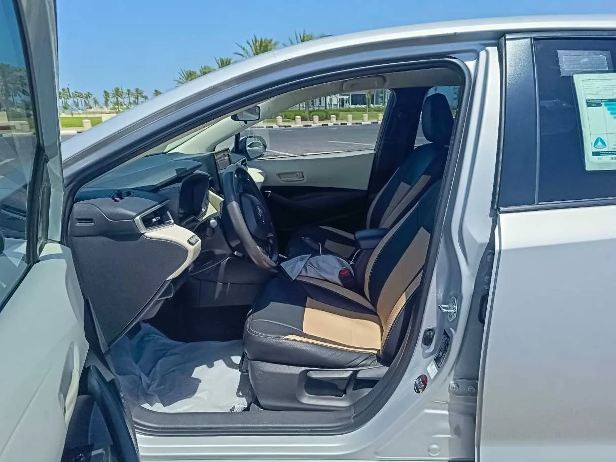 Car image 12