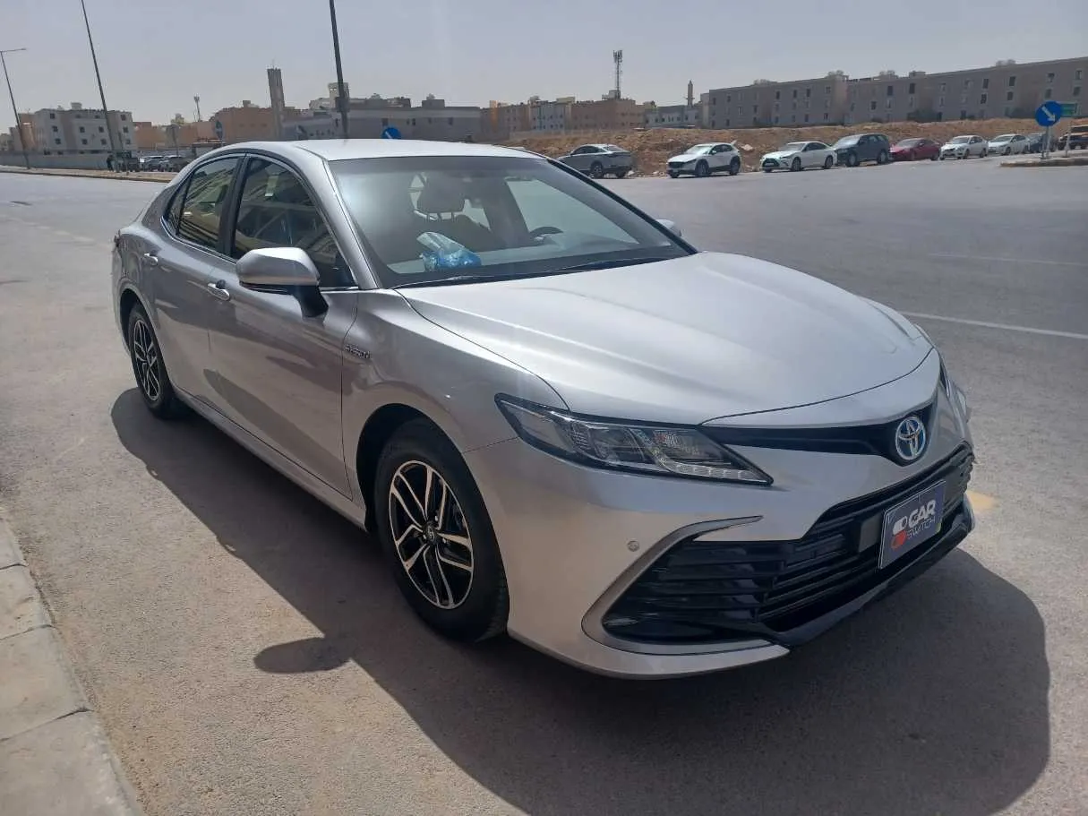 Car image 3