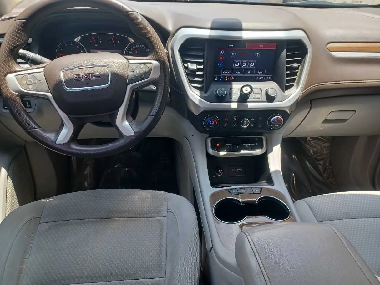Car image 15