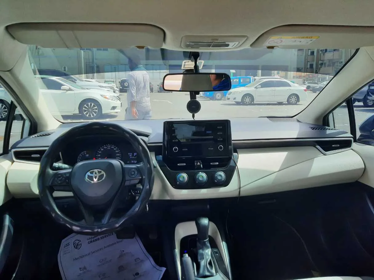 Car image 15