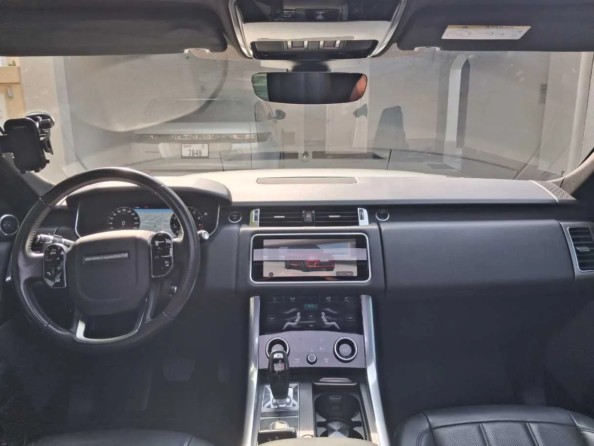 Car image 16