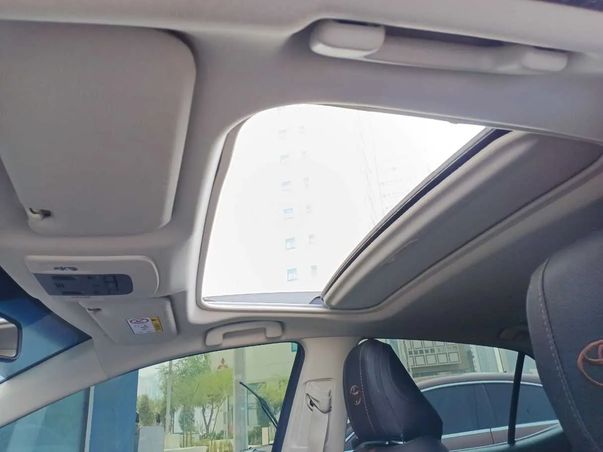 Car image 20