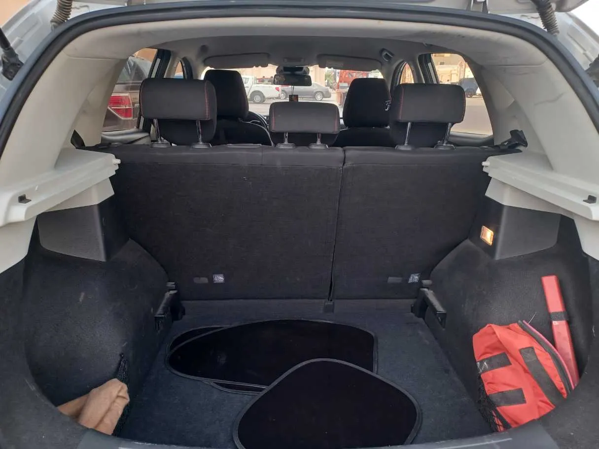 Car image 21