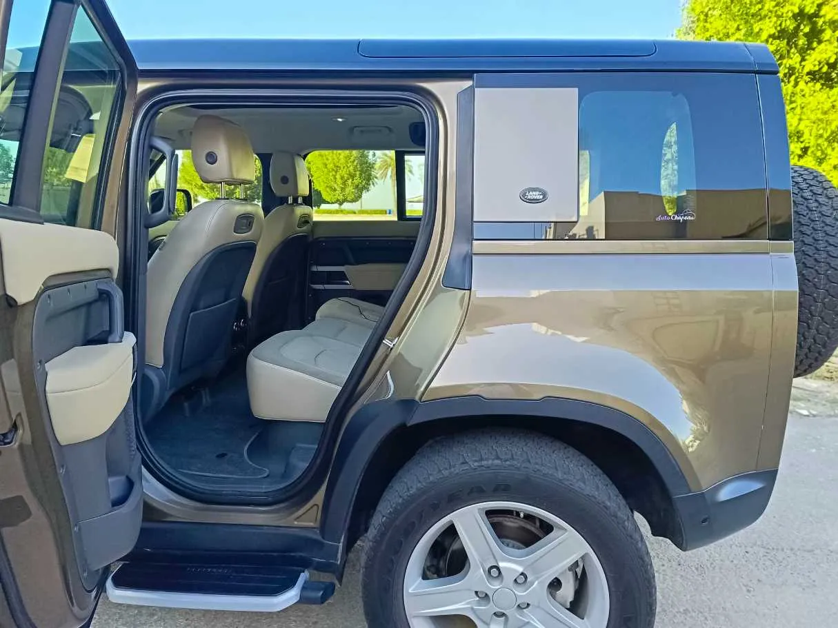 Car image 17
