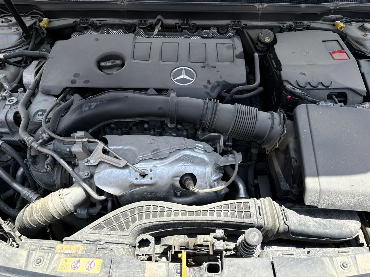 Car image 32