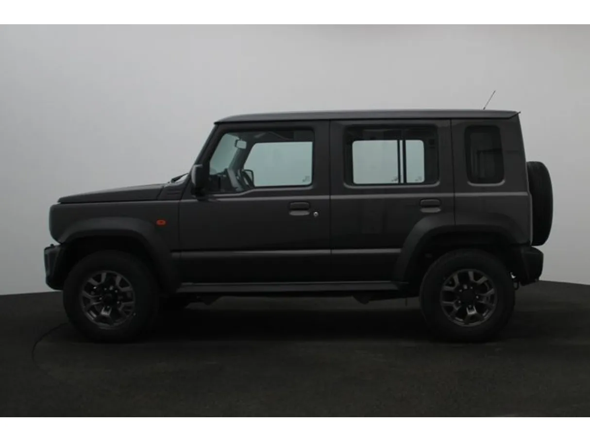 Car image 3