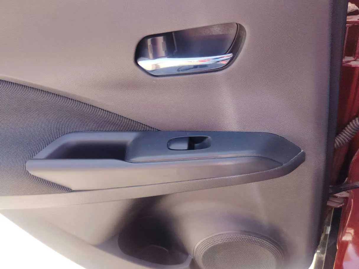 Car image 27