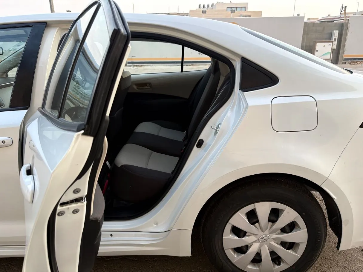 Car image 15